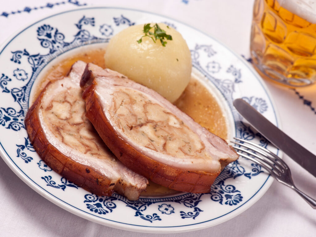 Schweinebauch mit Brezenfüllung Genussregion Oberfranken