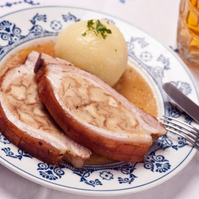 Schweinebauch mit Brezenfüllung