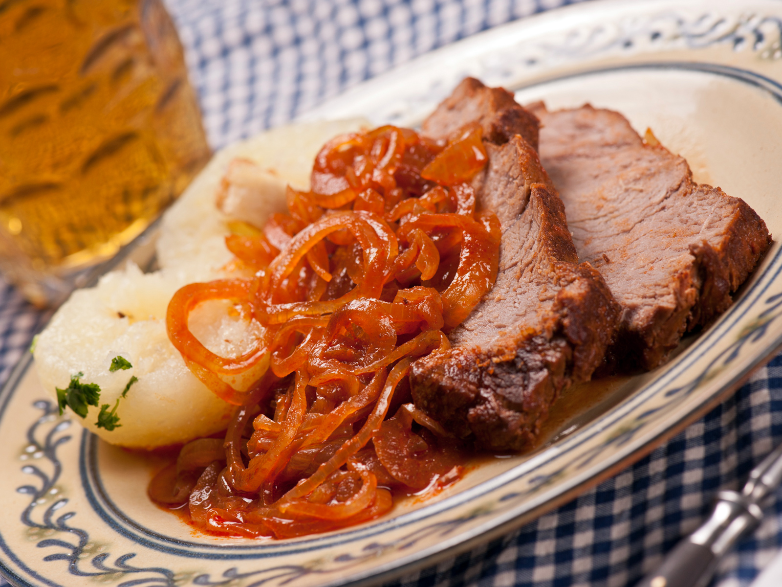 Zwiebelfleisch (auf fränkische Art warm zubereitet) - Genussregion ...