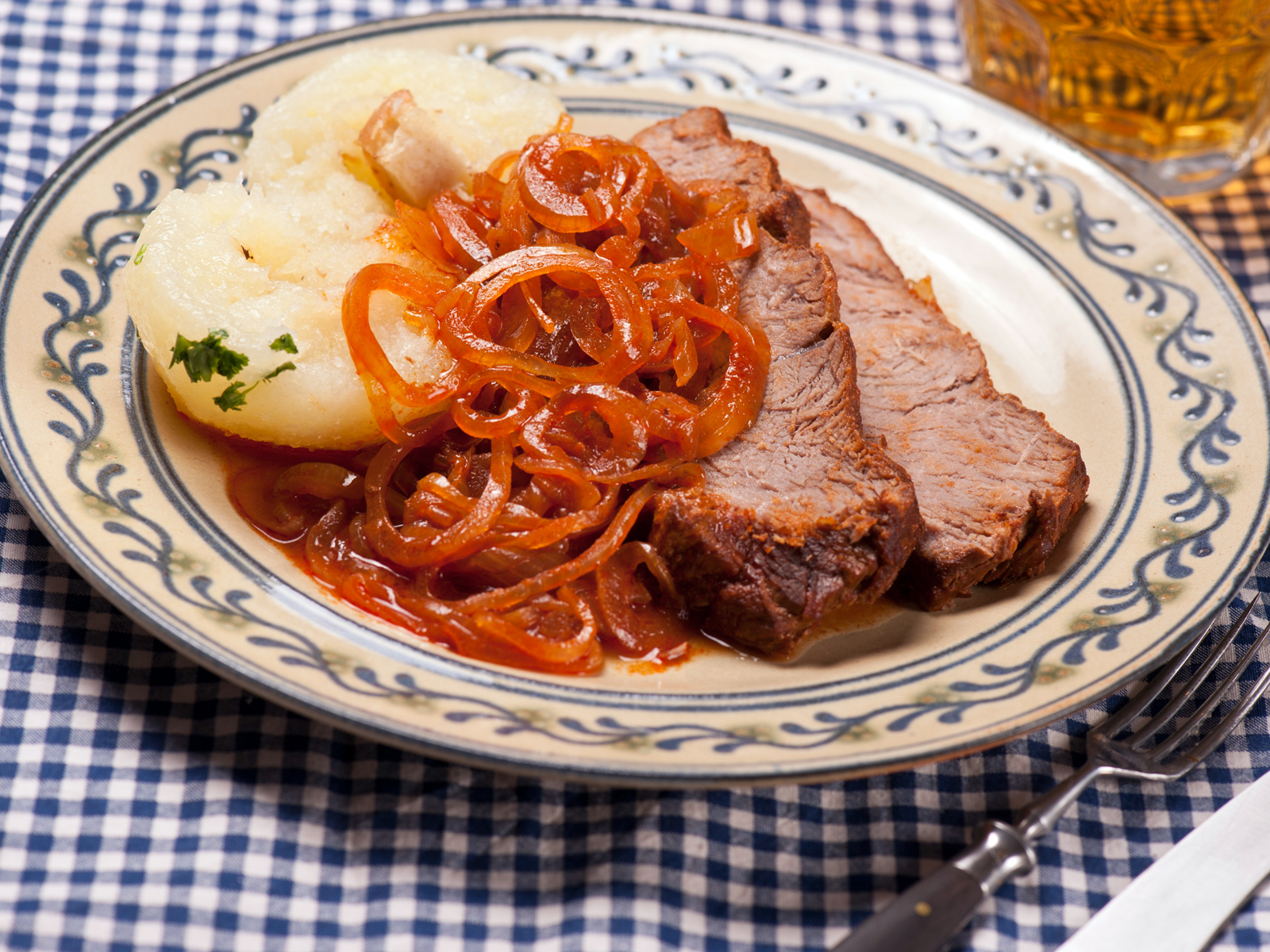 Zwiebelfleisch (auf fränkische Art warm zubereitet) - Genussregion ...