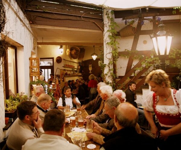 Bayreuth: Zum Beckn Bier in Connys Buschenschänke