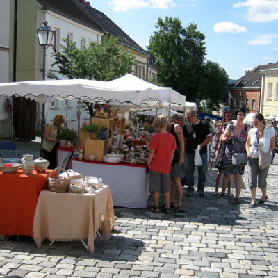 Creußen: zum Töpfermarkt und ins Krügemuseum