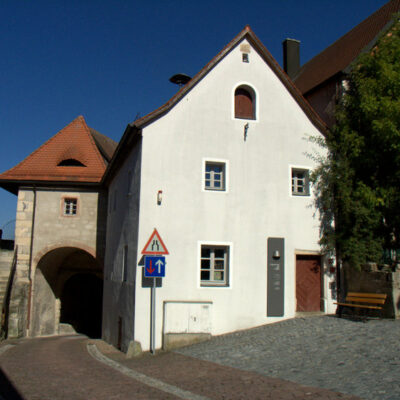 Creußen: zum Töpfermarkt und ins Krügemuseum