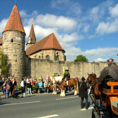 Effeltrich: Georgiritt und Georgiprozession