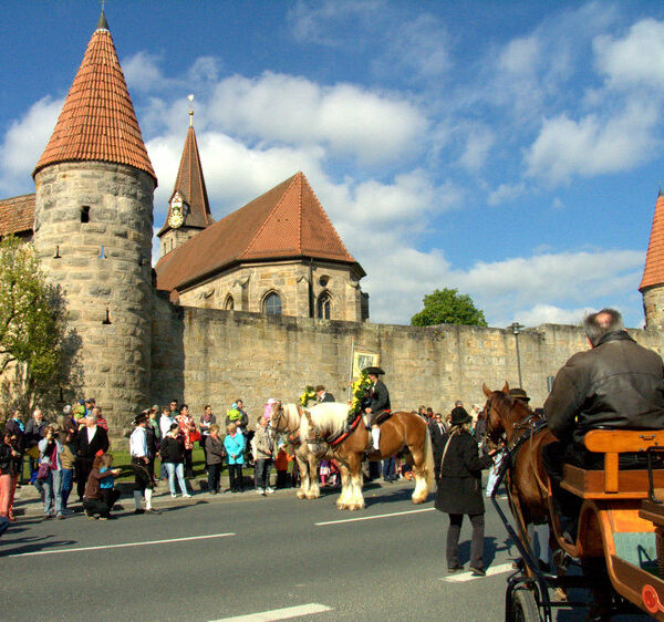 Effeltrich: Georgiritt und Georgiprozession