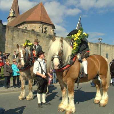 Effeltrich: Georgiritt und Georgiprozession