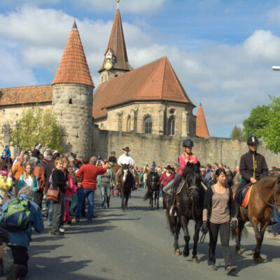 Effeltrich: Georgiritt und Georgiprozession