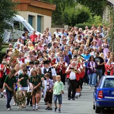 Limmersdorf: Zur Lindenkirchweih mit Tanz auf der Linde