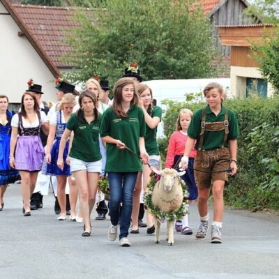 Limmersdorf: Zur Lindenkirchweih mit Tanz auf der Linde