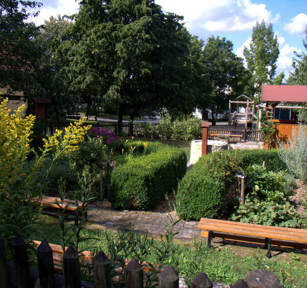 Mannsgereuth: Besuch im Kräutergarten