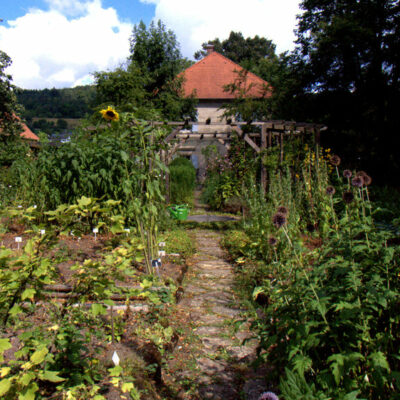 Schmölz: Ein historisches Kleinod: Der Kräutergarten beim Pfarrhaus