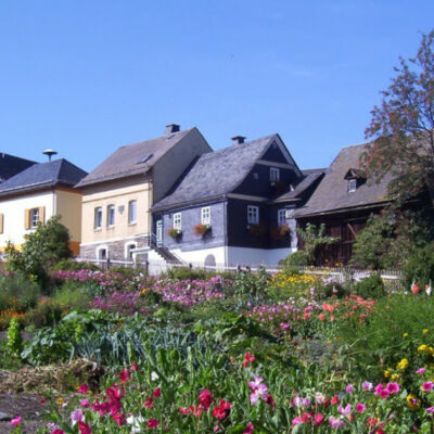 Steinbach an der Haide: Besuch im Pflanzgarten auf dem Dorfplatz