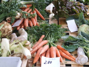 Marktstand mit Gemüse